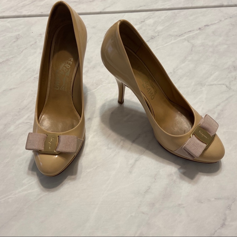 Salvatore Ferragamo nude beige platform heels 5.5